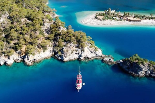 26 m Gulet · 4 Kabin · Göcek