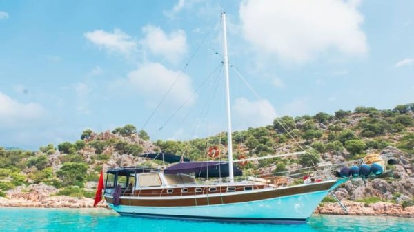 19 m Gulet · 4 Kabin · Kaş