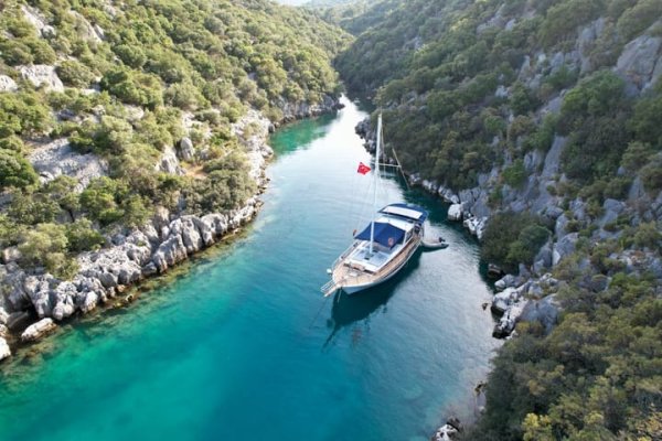 19 m Gulet · 4 Kabin · Kaş