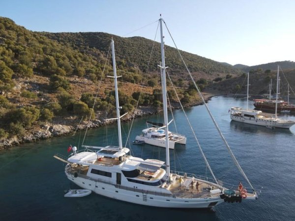 33 m Gulet · 5 Kabin · Göcek
