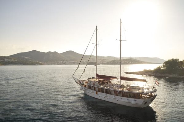 30 m Gulet · 9 Kabin · Sumpetar