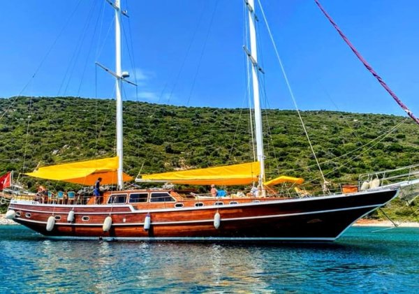 30 m Gulet · 4 Kabin · Çeşme