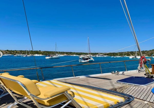 30 m Gulet · 4 Kabin · Çeşme