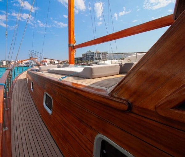 24 m Gulet · 6 Kabin · Çeşme