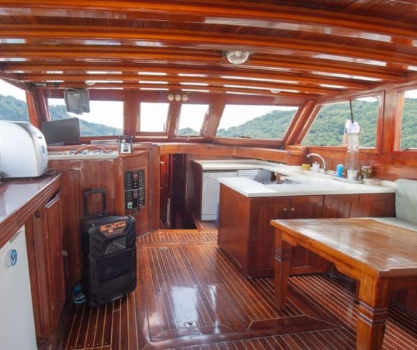 24 m Gulet · 6 Kabin · Çeşme