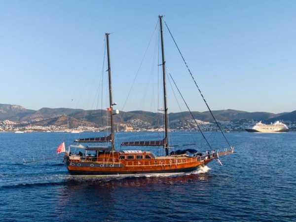 27 m Gulet · 5 Kabin · Atina