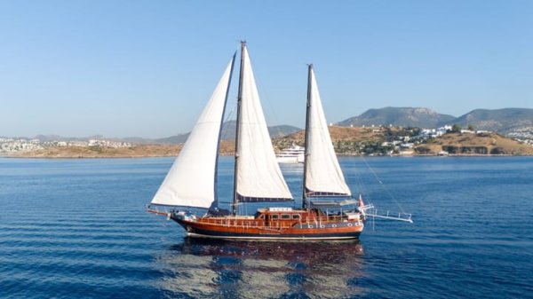 27 m Gulet · 5 Kabin · Atina