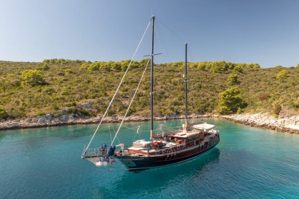 28 m Gulet · 4 Kabin · Split