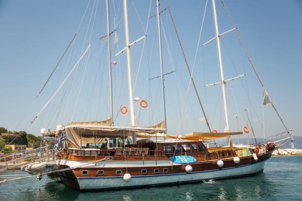 28 m Gulet · 9 Kabin · Zakynthos
