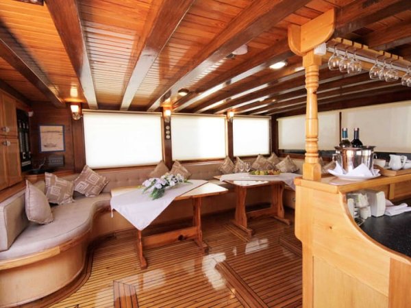 25 m Gulet · 7 Kabin · Zakynthos