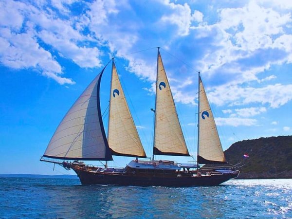 36 m Gulet · 6 Kabin · Split