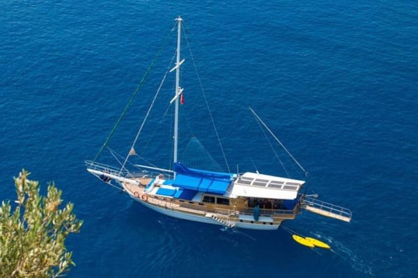 19 m Gulet · 4 Kabin · Kaş