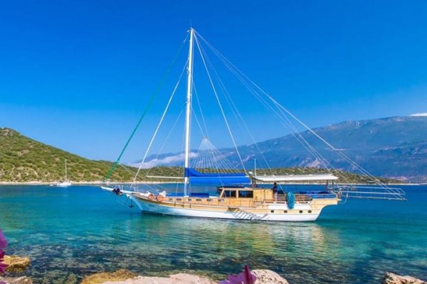 19 m Gulet · 4 Kabin · Kaş