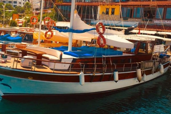 16 m Gulet · 4 Kabin · Datça
