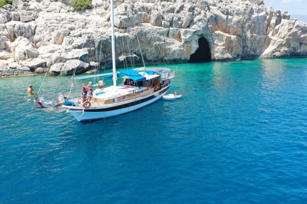 17 m Gulet · 4 Kabin · Demre