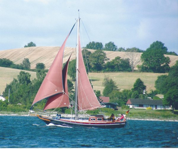 Uecker Yacht- und Bootsbau Rendsburg Fahrensmann 36 · 1987 · Almanya