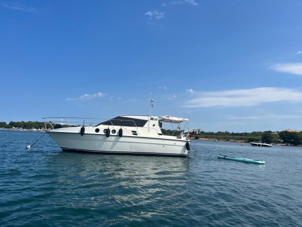 Azimut AZ 32 · 1982 · İtalya
